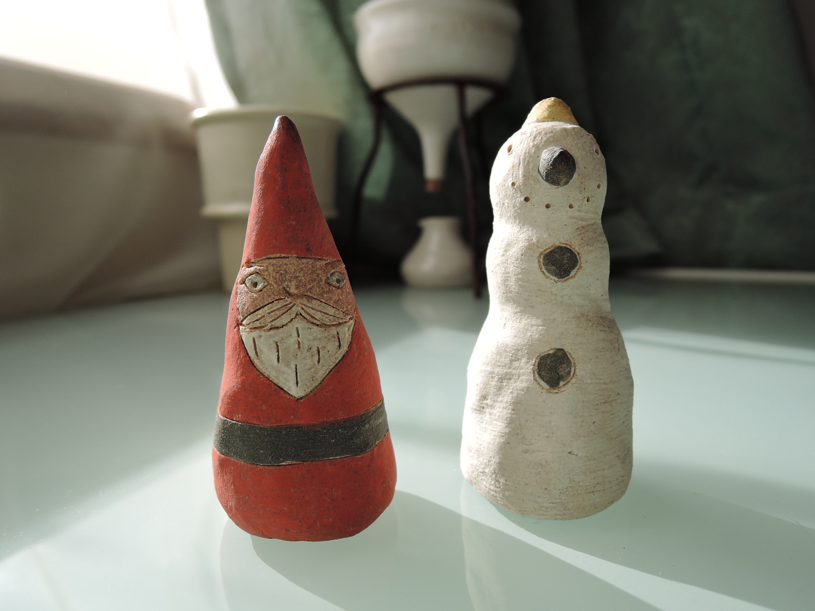 しがみさこさんの陶人形　サンタクロースと雪だるま