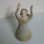 白倉えみさんの陶器の少女像